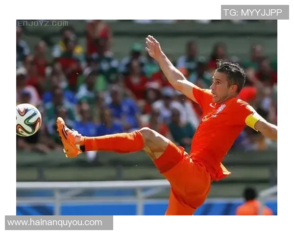 足球明星高空停球技巧揭秘如何在比赛中轻松应对高空传球挑战